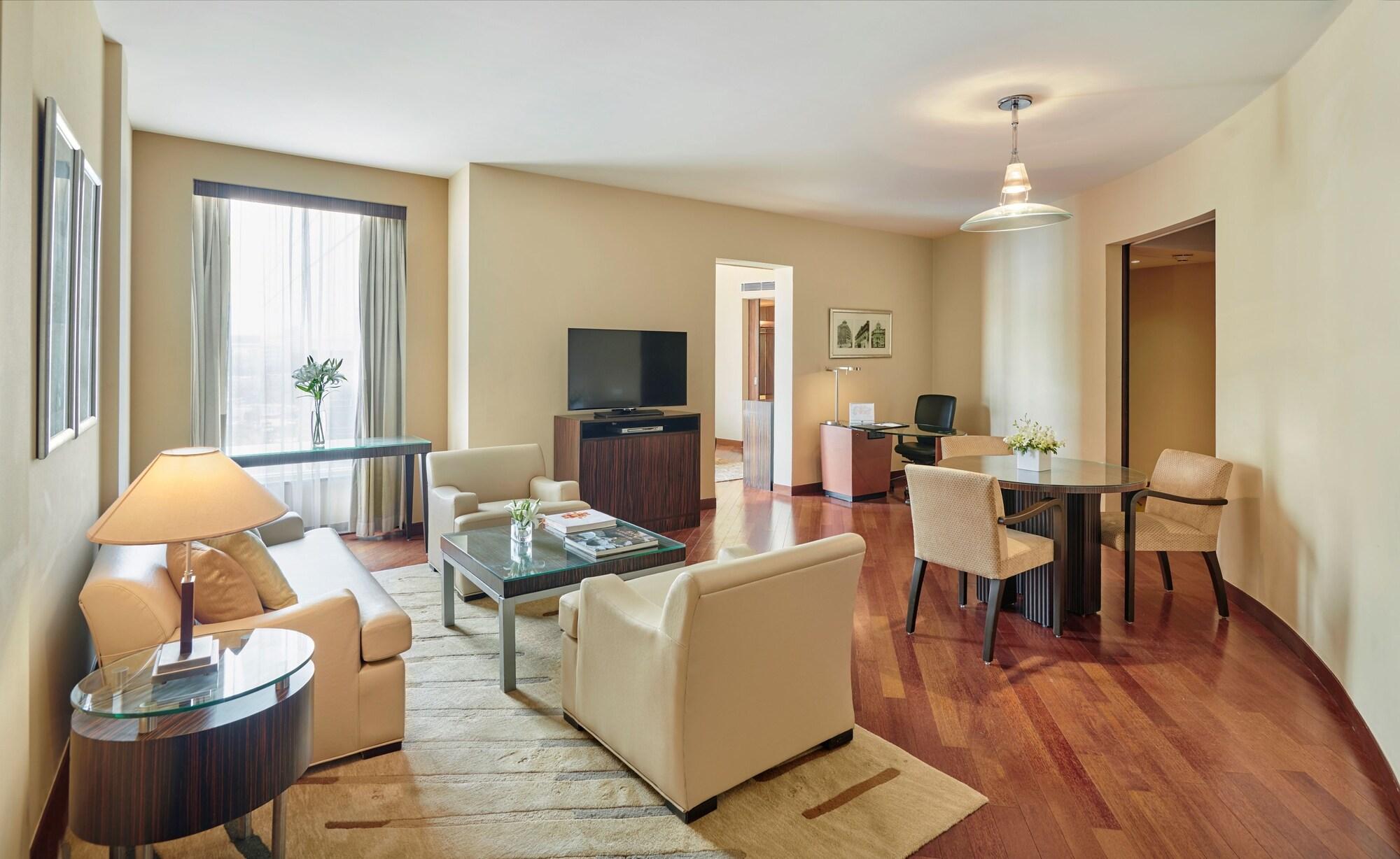 Hyatt Regency Mumbai International Airport Ξενοδοχείο Εξωτερικό φωτογραφία A suite at the hotel