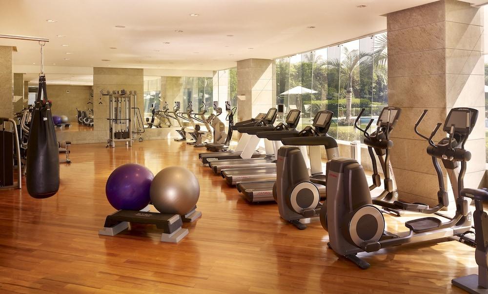 Hyatt Regency Mumbai International Airport Ξενοδοχείο Εξωτερικό φωτογραφία The gym at the Four Seasons Hotel, Mumbai