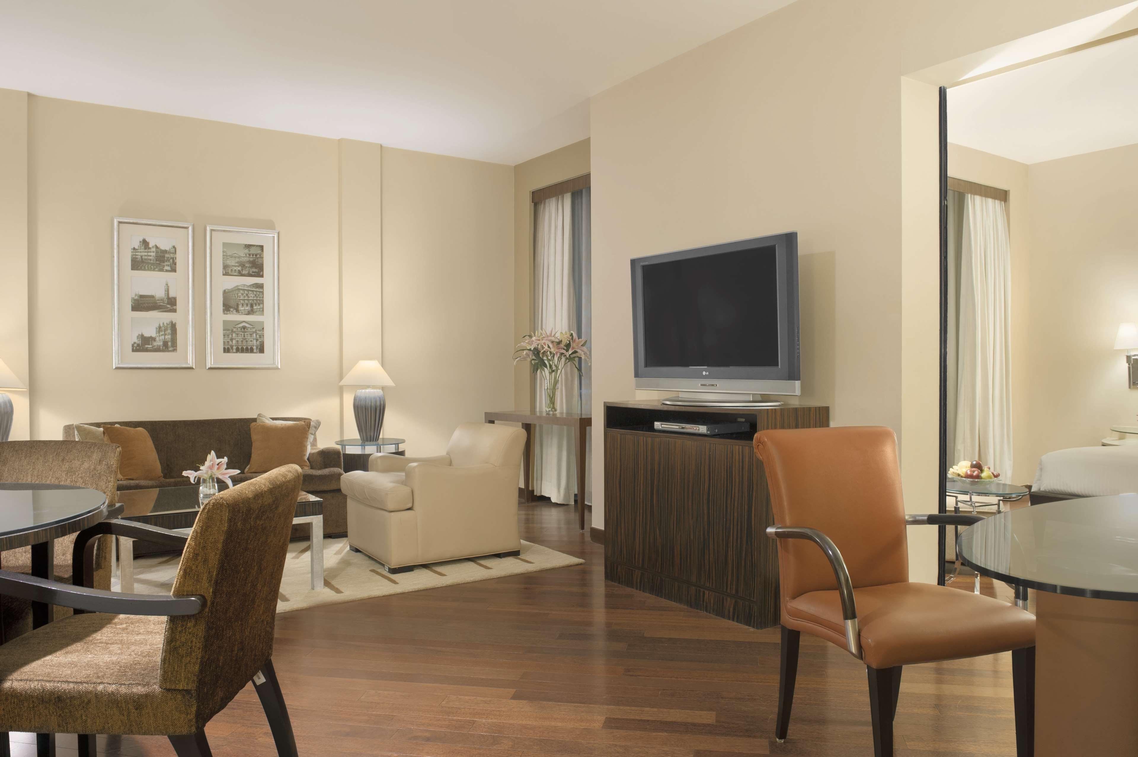 Hyatt Regency Mumbai International Airport Ξενοδοχείο Εξωτερικό φωτογραφία A living room in a typical apartment