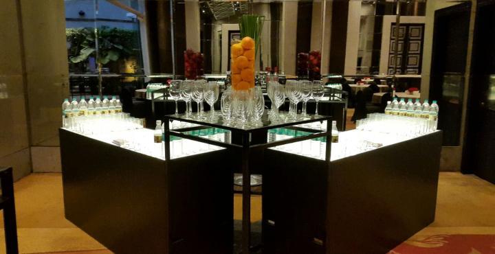 Hyatt Regency Mumbai International Airport Ξενοδοχείο Εξωτερικό φωτογραφία The bar at the lobby